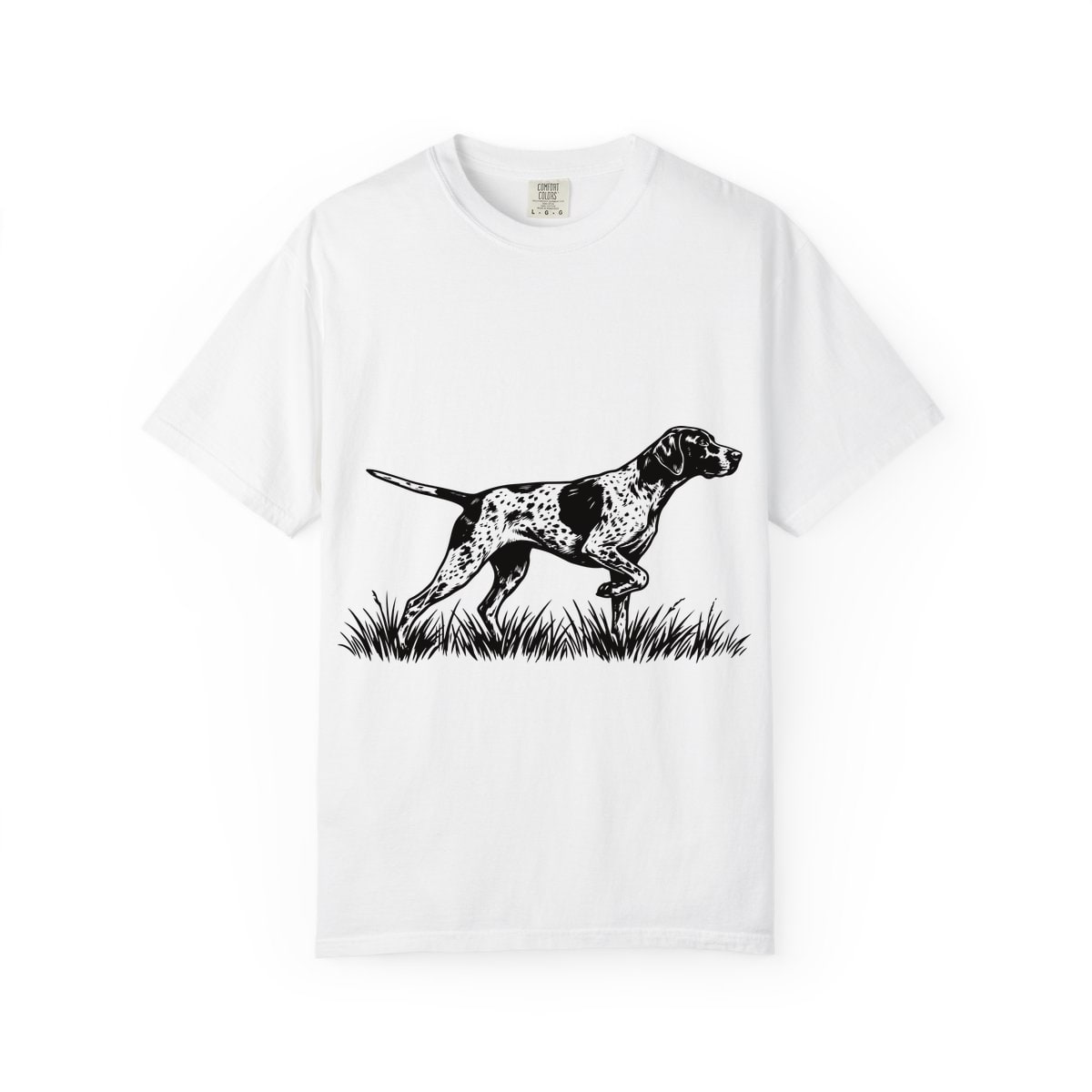 German Shorthaired Pointer Portrait pointing in grass Comfort Colors Tee