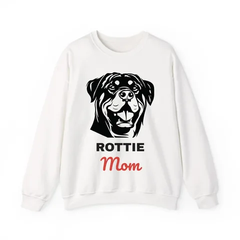 Rottweiler Mom on Unisex Heavy Blend™ Crewneck Sweatshirt